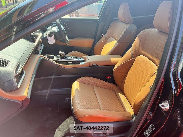 Toyota Crown Sports 2024-10 6675504-18