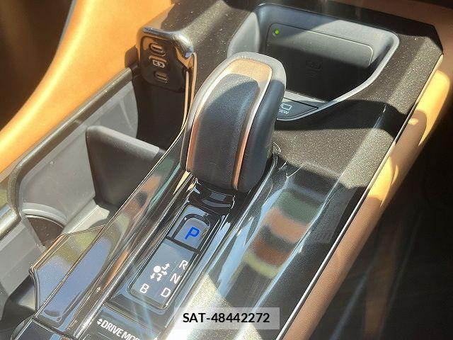 Toyota Crown Sports 2024-10 6675504-19