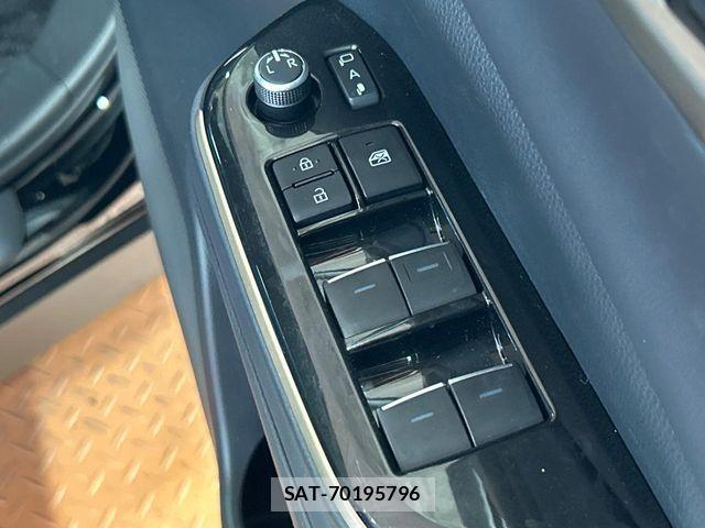Toyota Crown Sports 2025-04 6675505-19