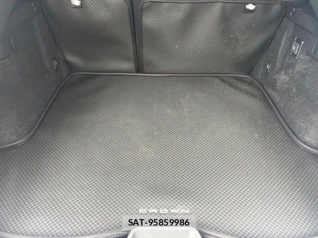 Toyota Crown Sports 2023-12 6715946-9