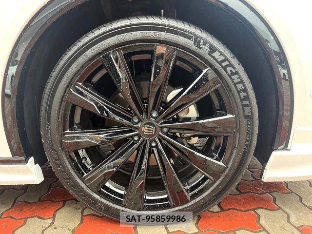 Toyota Crown Sports 2023-12 6715946-12