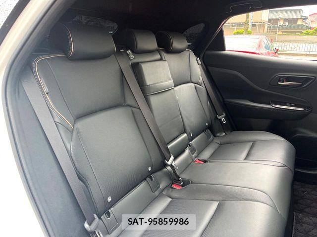 Toyota Crown Sports 2023-12 6715946-8