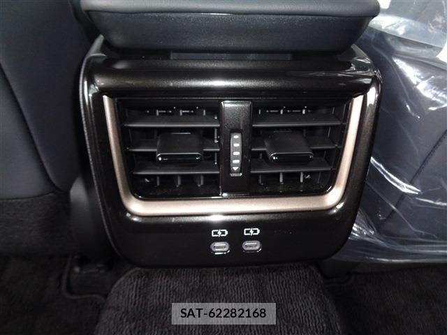 Toyota Crown Sports 2024-02 6715952-13