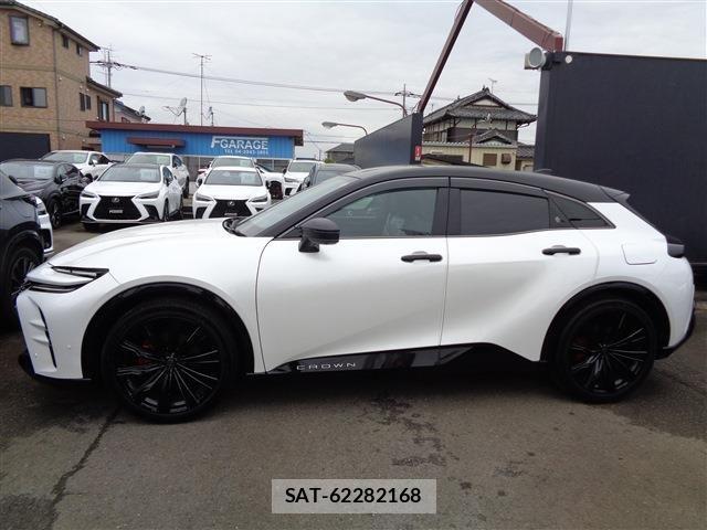 Toyota Crown Sports 2024-02 6715952-4