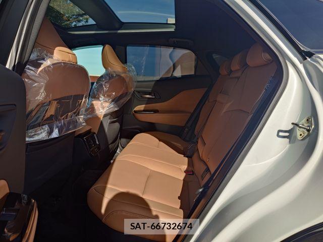 Toyota Crown Sports 2025-03 6790906-23