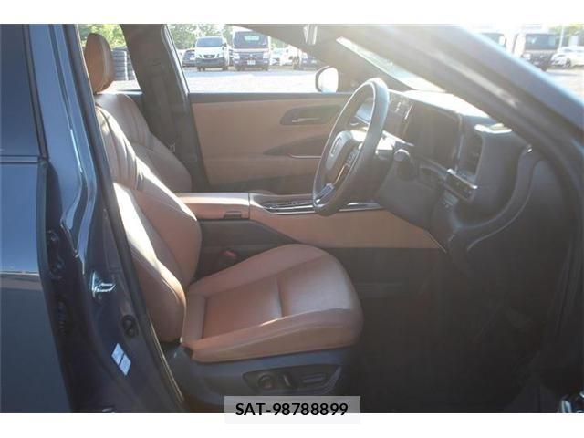 Toyota Crown Sports 2023-11 6790956-18