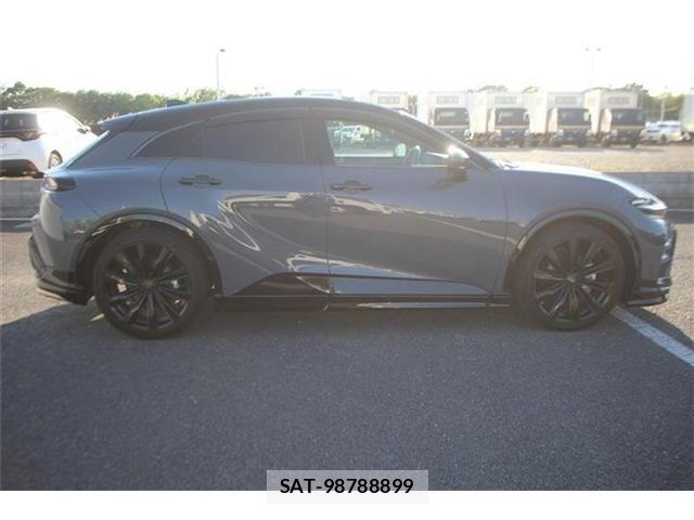 Toyota Crown Sports 2023-11 6790956-8