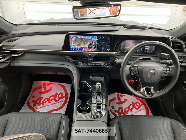 Toyota Crown Sports 2024-05 6790918-6