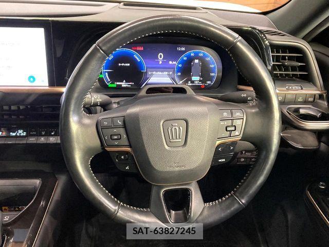 Toyota Crown Sports 2023-12 6790954-7