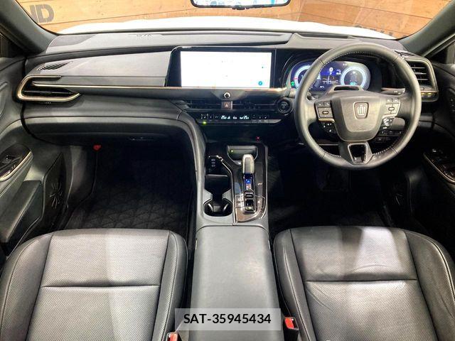 Toyota Crown Sports 2023-12 6790943-1