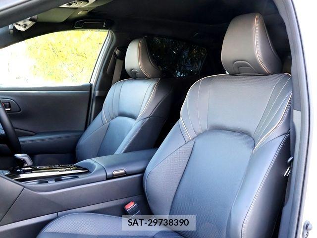 Toyota Crown Sports 2024-12 6790929-25