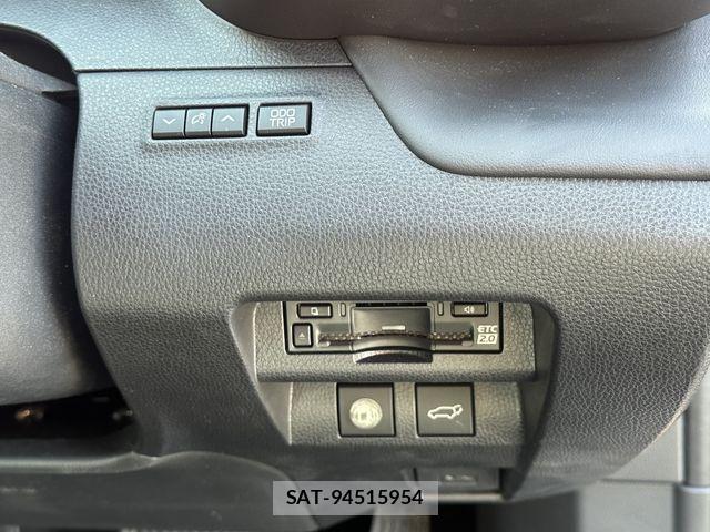 Toyota Crown Sports 2024-04 6790959-15