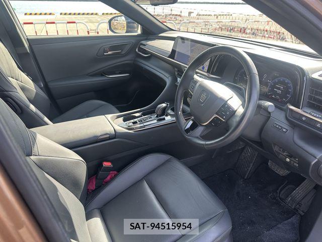 Toyota Crown Sports 2024-04 6790959-17