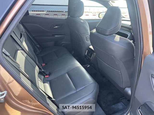 Toyota Crown Sports 2024-04 6790959-18