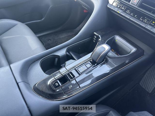 Toyota Crown Sports 2024-04 6790959-5
