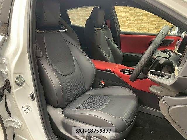 Toyota Crown Sports 2024-03 6790905-4