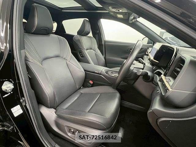 Toyota Crown Sports 2023-12 6790924-4