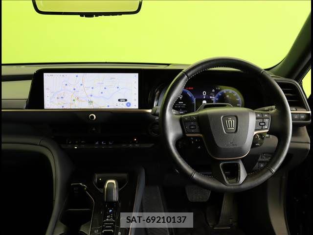Toyota Crown Sports 2024-04 6790938-21