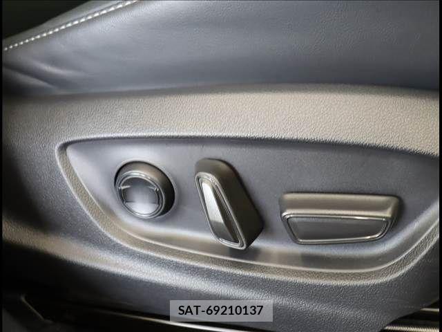 Toyota Crown Sports 2024-04 6790938-23