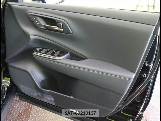 Toyota Crown Sports 2024-04 6790938-25