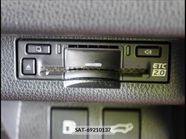 Toyota Crown Sports 2024-04 6790938-8