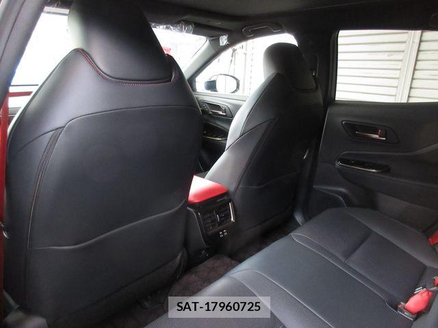 Toyota Crown Sports 2024-10 6790900-11