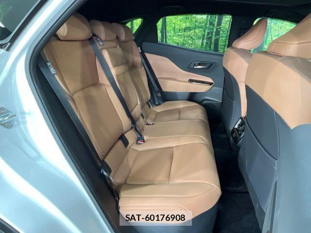Toyota Crown Sports 2024-01 6790934-8