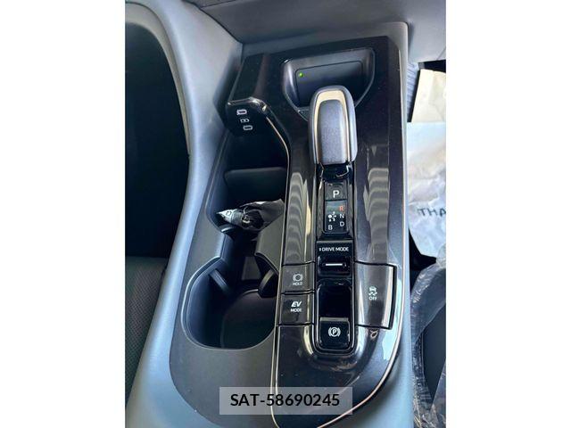 Toyota Crown Sports 2024-11 6790903-17