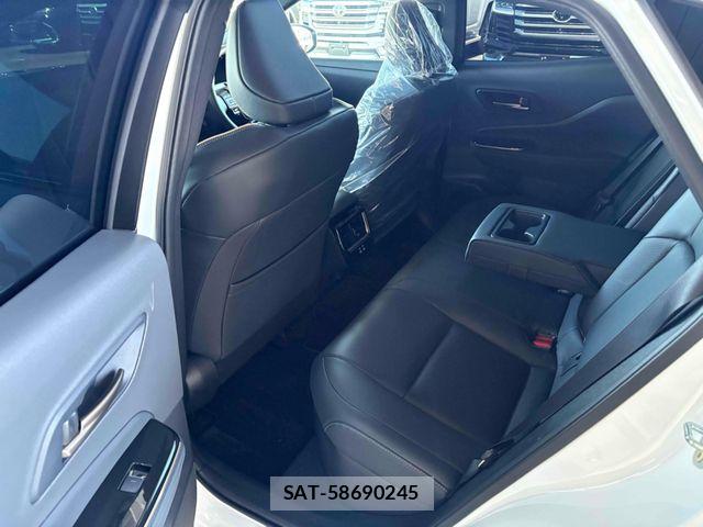 Toyota Crown Sports 2024-11 6790903-23