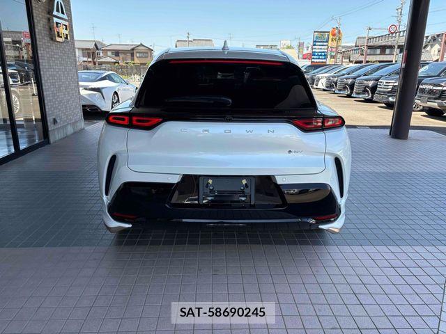 Toyota Crown Sports 2024-11 6790903-7