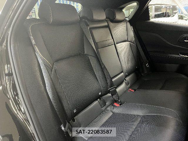 Toyota Crown Sports 2023-12 6790915-9