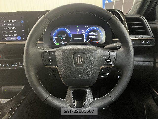 Toyota Crown Sports 2023-12 6790915-13
