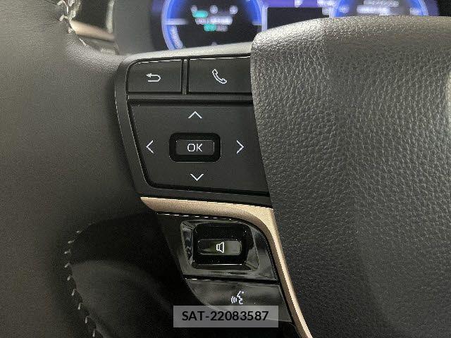 Toyota Crown Sports 2023-12 6790915-16