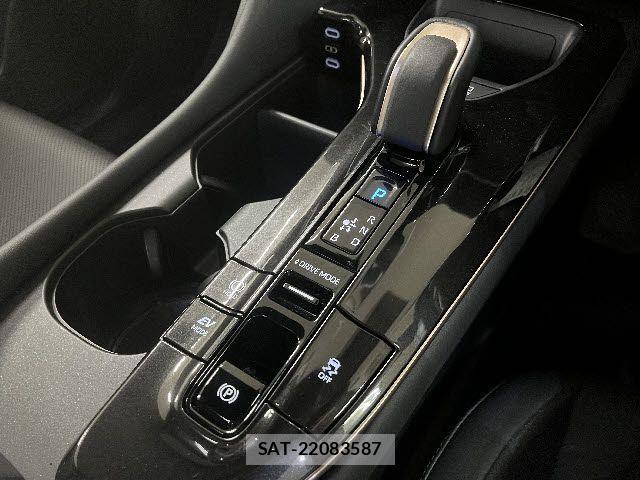 Toyota Crown Sports 2023-12 6790915-19