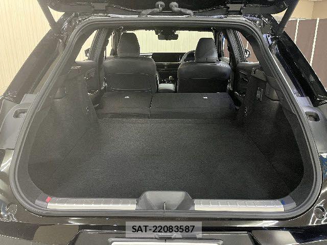 Toyota Crown Sports 2023-12 6790915-21