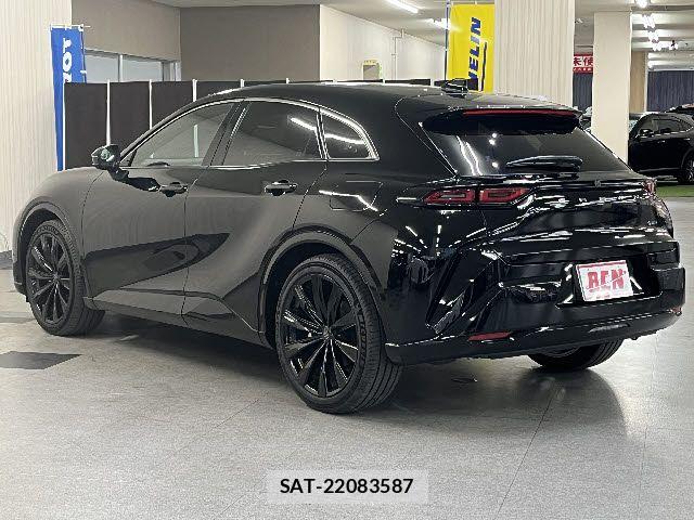 Toyota Crown Sports 2023-12 6790915-8