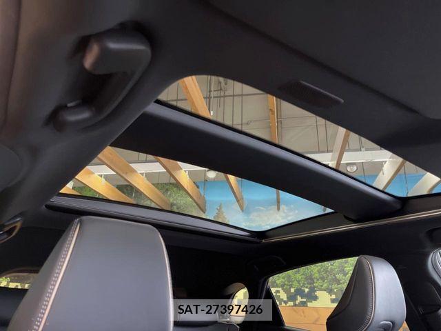 Toyota Crown Sports 2024-02 6790942-2