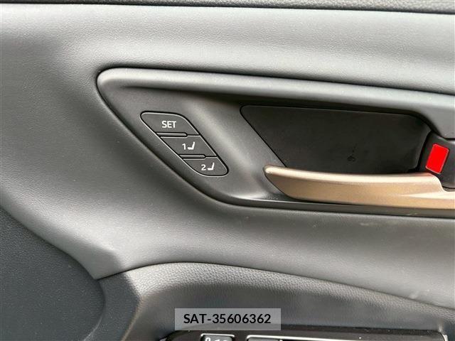 Toyota Crown Sports 2024-02 6790945-16