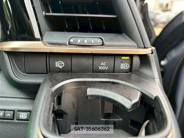 Toyota Crown Sports 2024-02 6790945-20