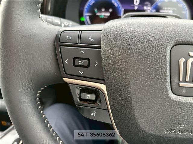 Toyota Crown Sports 2024-02 6790945-25
