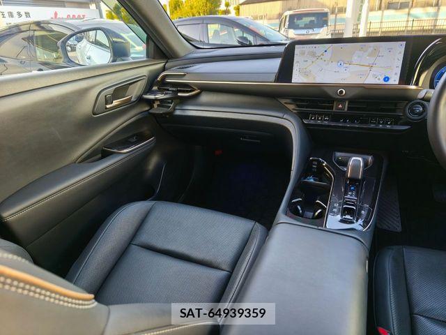 Toyota Crown Sports 2024-02 6790917-10