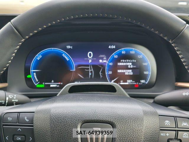 Toyota Crown Sports 2024-02 6790917-24