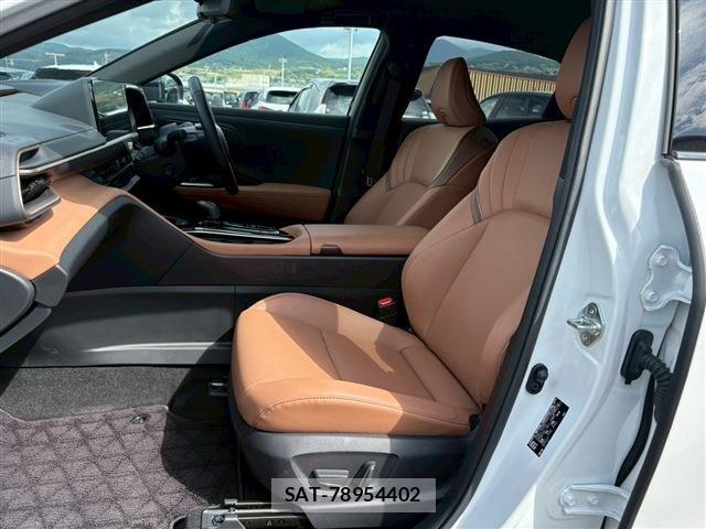 Toyota Crown Sports 2024-04 6790931-14