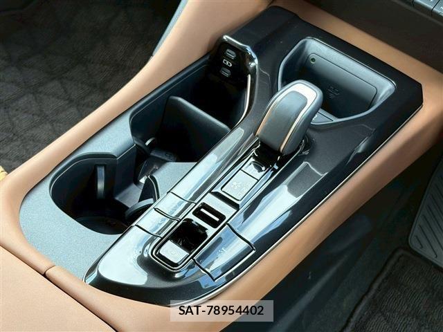 Toyota Crown Sports 2024-04 6790931-22