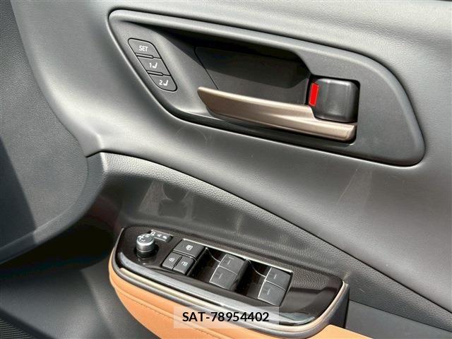 Toyota Crown Sports 2024-04 6790931-29