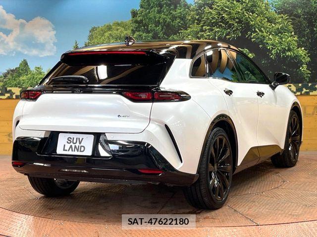 Toyota Crown Sports 2023-12 6790946-18