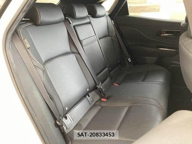 Toyota Crown Sports 2023-12 6814422-12