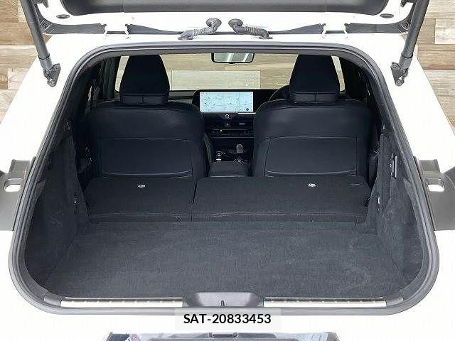 Toyota Crown Sports 2023-12 6814422-13