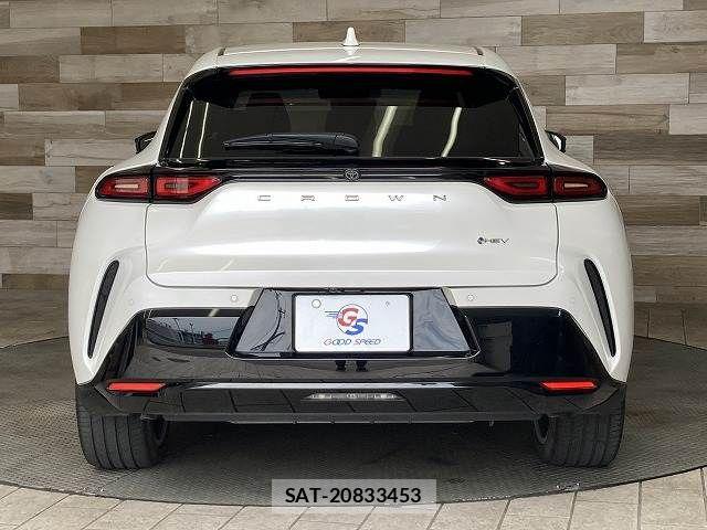 Toyota Crown Sports 2023-12 6814422-14