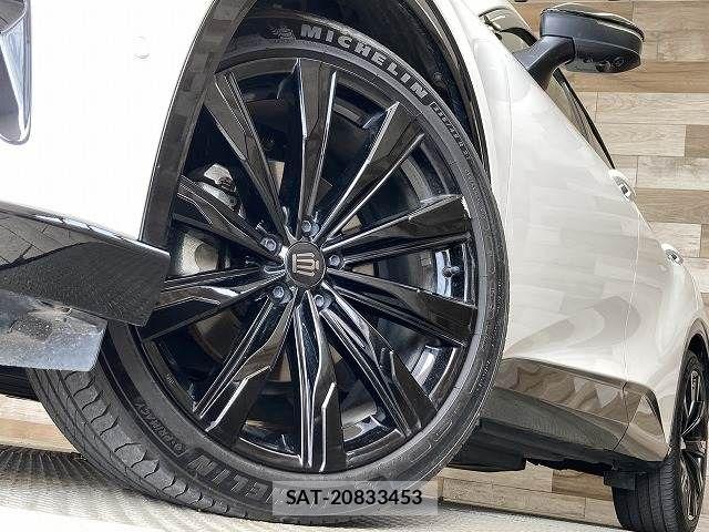 Toyota Crown Sports 2023-12 6814422-18